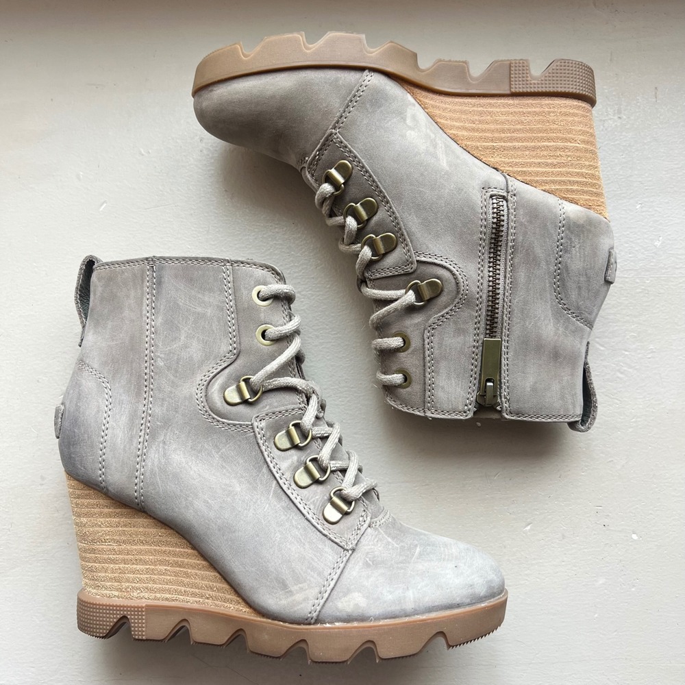 Sorel Joan Upton Women 6.5 Wedge Booties Taupe Grey Nubuck Leather‎ Lace Up Zip